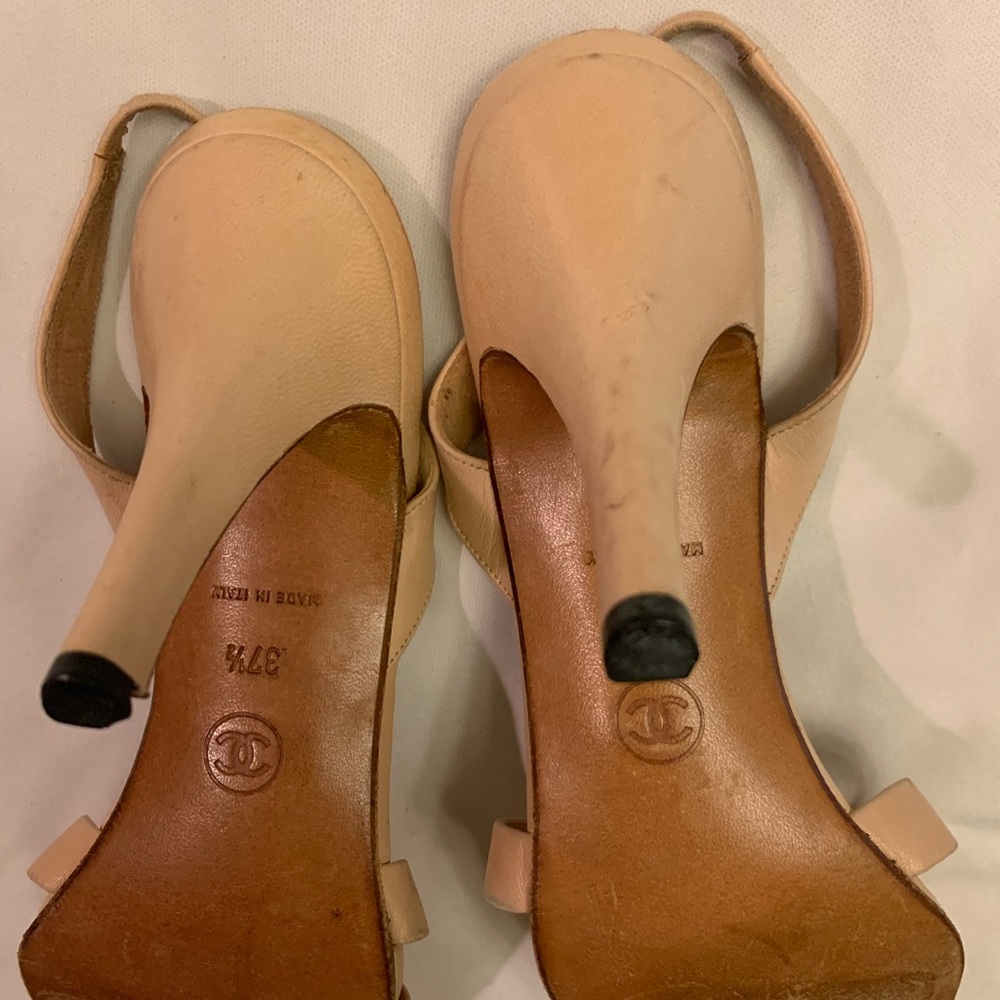 CHANEL lambskin logo sling back sandals - Picture 10 of 16